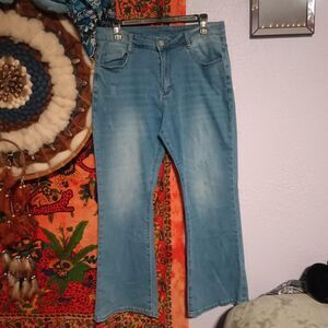 Women's light washed blue denim jeans size 32